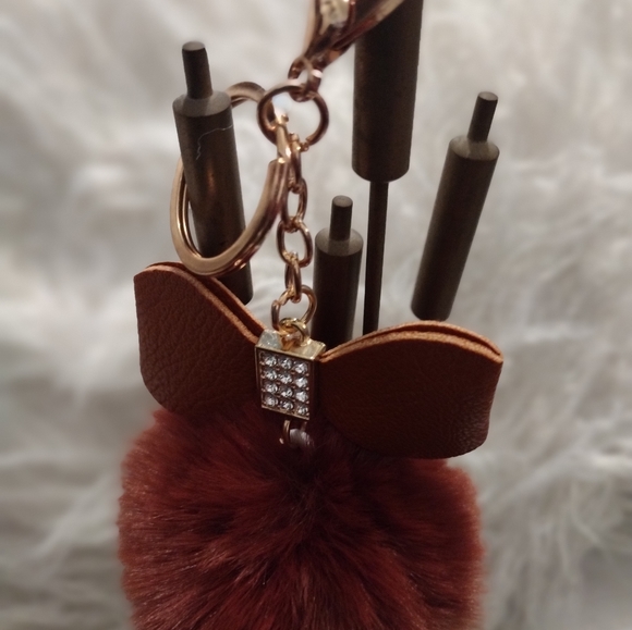 NWOT FAUX FUR BALL - Picture 3 of 3